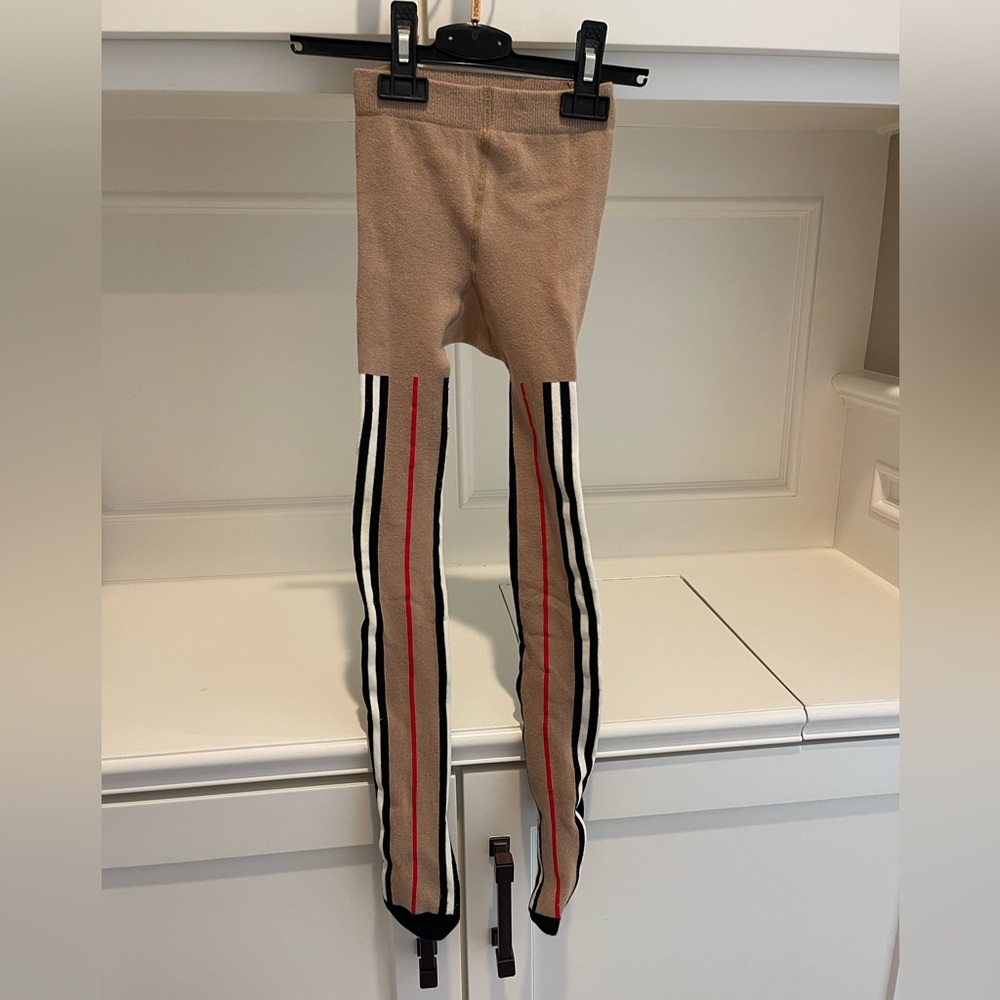 Burberry girls size 5-6 tights